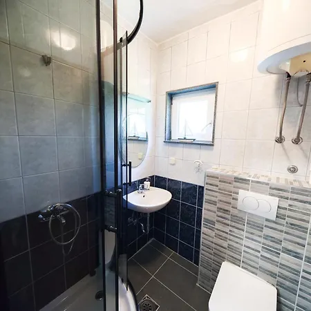 And Marica Апартаменты